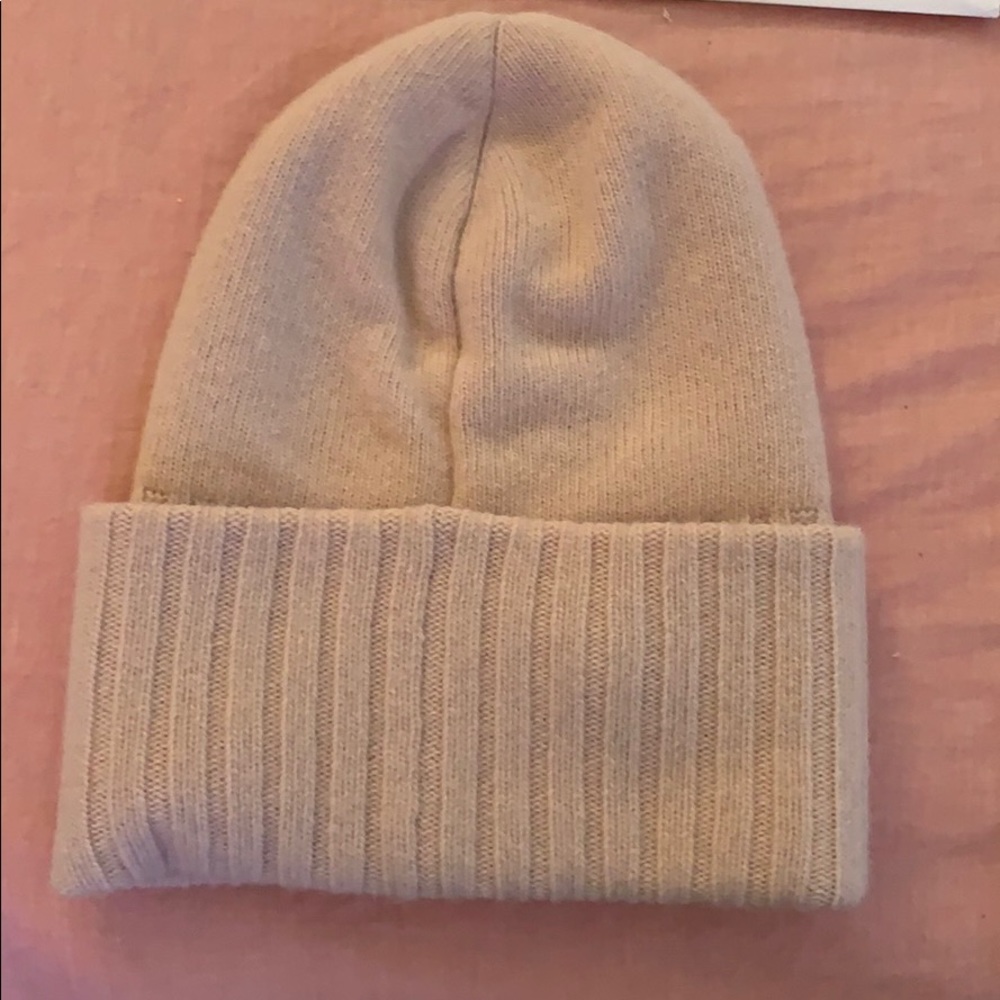 Beanie - Picture 3 of 4
